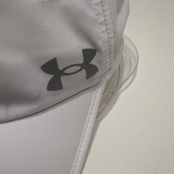 New With Tag Men's Under Armour Iso-Chill Launch Run Reflective!! 🏃‍♂️🏃‍♂️ - Picture 3 of 8